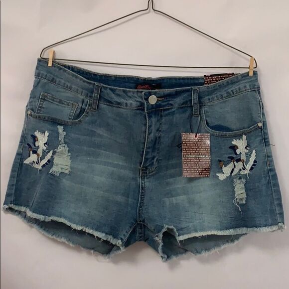 NWT BEE & CECI SHORT EMBROIDERY DETAILS‎ SIZE 22/23 - Picture 1 of 7